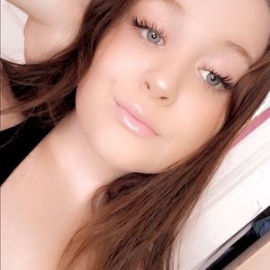 Meet your Posher, Holli